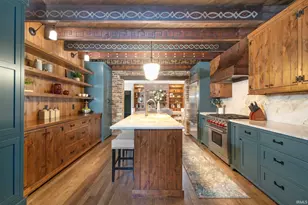 522 Napoleon St, South Bend, IN 46617 - Photo 3