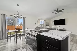 30557 Gregory Dr, Elkhart, IN 46516 - Photo 9