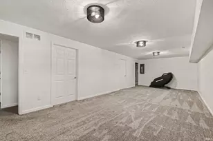 30557 Gregory Dr, Elkhart, IN 46516 - Photo 21