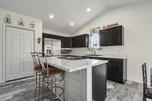 30557 Gregory Dr, Elkhart, IN 46516 - Photo 7