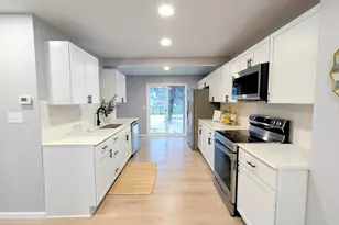 19219 Hamilton St, South Bend, IN 46637 - Photo 11