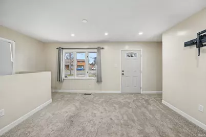 2410 Eisenhower Avenue, South Bend, IN 46615 - Photo 9