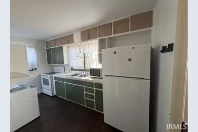 111 S Lake Street, Lakeville, IN 46536 - Photo 9