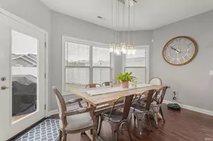 3805 Mandy Ct, Warsaw, IN 46582 - Photo 9