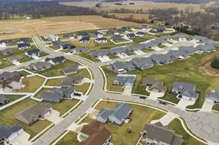 3805 Mandy Ct, Warsaw, IN 46582 - Photo 31