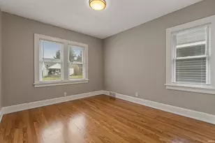 1621 Magnolia St, South Bend, IN 46613 - Photo 11