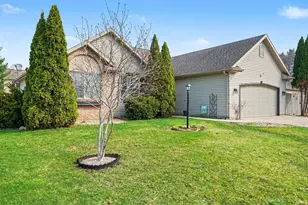1809 Elizabethan Ct, South Bend, IN 46614 - Photo 3
