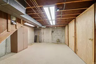 1372 Berkshire Dr, South Bend, IN 46614 - Photo 23