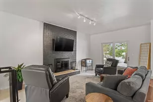 52567 Heatherfield Dr, South Bend, IN 46637 - Photo 3