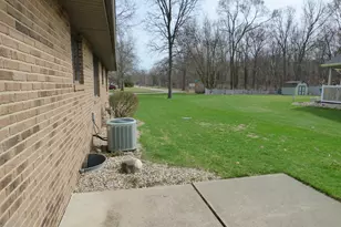 25520 Fawn Ridge Dr, South Bend, IN 46619 - Photo 15