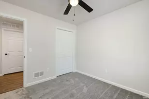 214 N Brookfield St, South Bend, IN 46628 - Photo 11