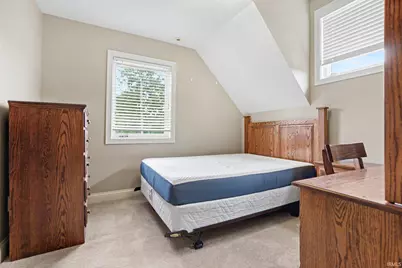 330 N Sunnyside Avenue, South Bend, IN 46617 - Photo 17