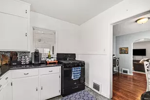 1430 Sorin St, South Bend, IN 46617 - Photo 9