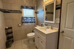 713 E Fairview Ave, South Bend, IN 46614 - Photo 17