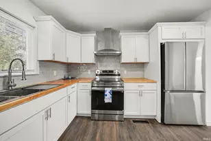 55849 Mayflower Rd, South Bend, IN 46619 - Photo 9