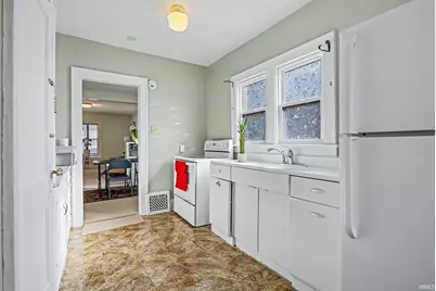 215 W Broadway Street, Mishawaka, IN 46545 - Photo 11