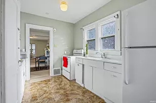 215 W Broadway St, Mishawaka, IN 46545 - Photo 11