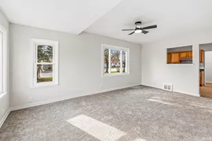 1002 E Broadway St, Mishawaka, IN 46545 - Photo 3