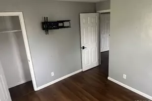 1738 N Brookfield St, South Bend, IN 46628 - Photo 7