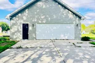 11341 Castle Dr, Plymouth, IN 46563 - Photo 5