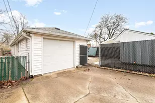 2205 Parkview Pl, South Bend, IN 46616 - Photo 23