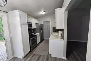 1820 Woodland Dr, Elkhart, IN 46514 - Photo 5