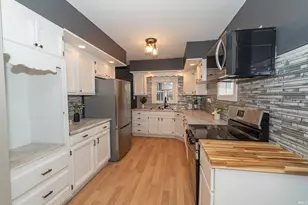 55301 Fairview Ave, South Bend, IN 46628 - Photo 7