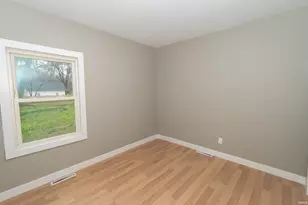 55301 Fairview Ave, South Bend, IN 46628 - Photo 17