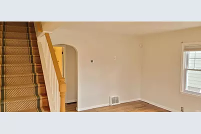 525 W Angela Boulevard, South Bend, IN 46617 - Photo 3