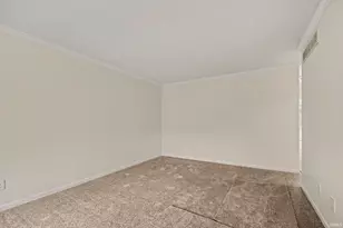 329 W 9th St, Mishawaka, IN 46544 - Photo 9