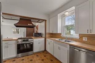 1219 Leeper Ave, South Bend, IN 46617 - Photo 9