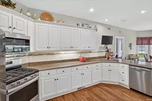 11781 Old Oak Dr, Granger, IN 46530 - Photo 11