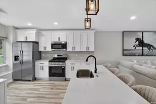 1926 Woodland Dr, Elkhart, IN 46514 - Photo 9