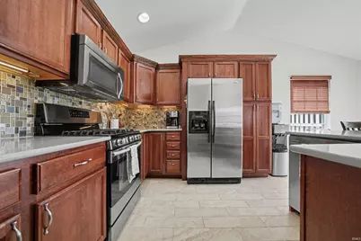 55355 Suncrest Drive, New Carlisle, IN 46552 - Photo 7