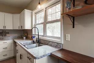 929 W Colfax Ave, South Bend, IN 46601 - Photo 13