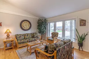 19275 Wedgewood Dr, South Bend, IN 46637 - Photo 5