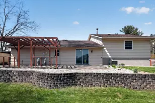 4024 Glenview Dr, South Bend, IN 46628 - Photo 27
