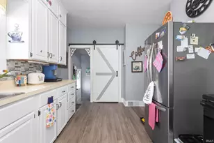 708 W 3rd St, Mishawaka, IN 46544 - Photo 11