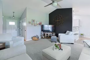 30477 Pine Bluff Dr, Elkhart, IN 46517 - Photo 5