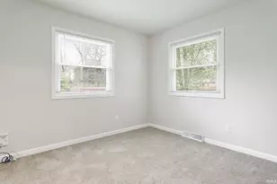 52180 Scott St, South Bend, IN 46637 - Photo 9