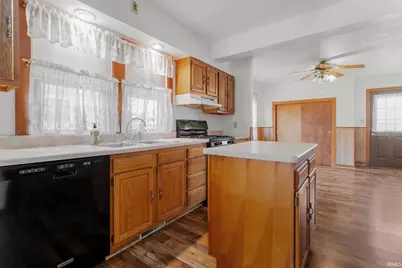 1104 W 8th Street, Mishawaka, IN 46544 - Photo 9