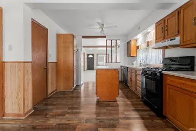 1104 W 8th Street, Mishawaka, IN 46544 - Photo 7