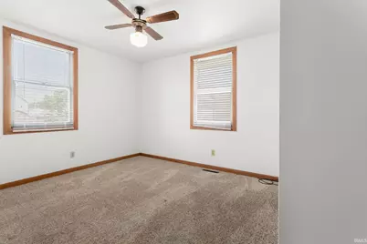 1104 W 8th Street, Mishawaka, IN 46544 - Photo 11