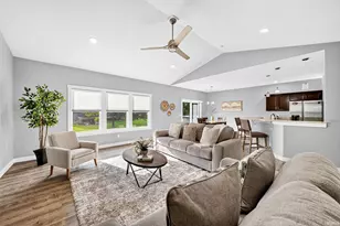 54715 Pierre Trails Dr, Osceola, IN 46561 - Photo 5