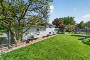 56563 Pinecrest Dr, Elkhart, IN 46516 - Photo 29
