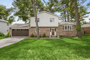 2702 Arrowhead Dr, South Bend, IN 46628 - Photo 1