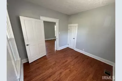 924 S 26th Street, South Bend, IN 46615 - Photo 5
