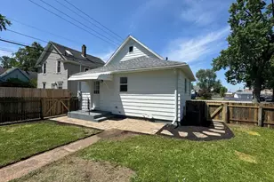 924 S 26th St, South Bend, IN 46615 - Photo 17
