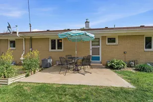 2643 Summit Ridge Dr, South Bend, IN 46628 - Photo 33