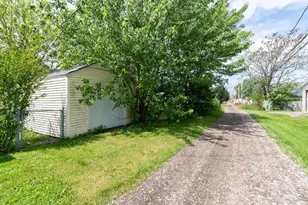 324 E 12th St, Mishawaka, IN 46544 - Photo 23